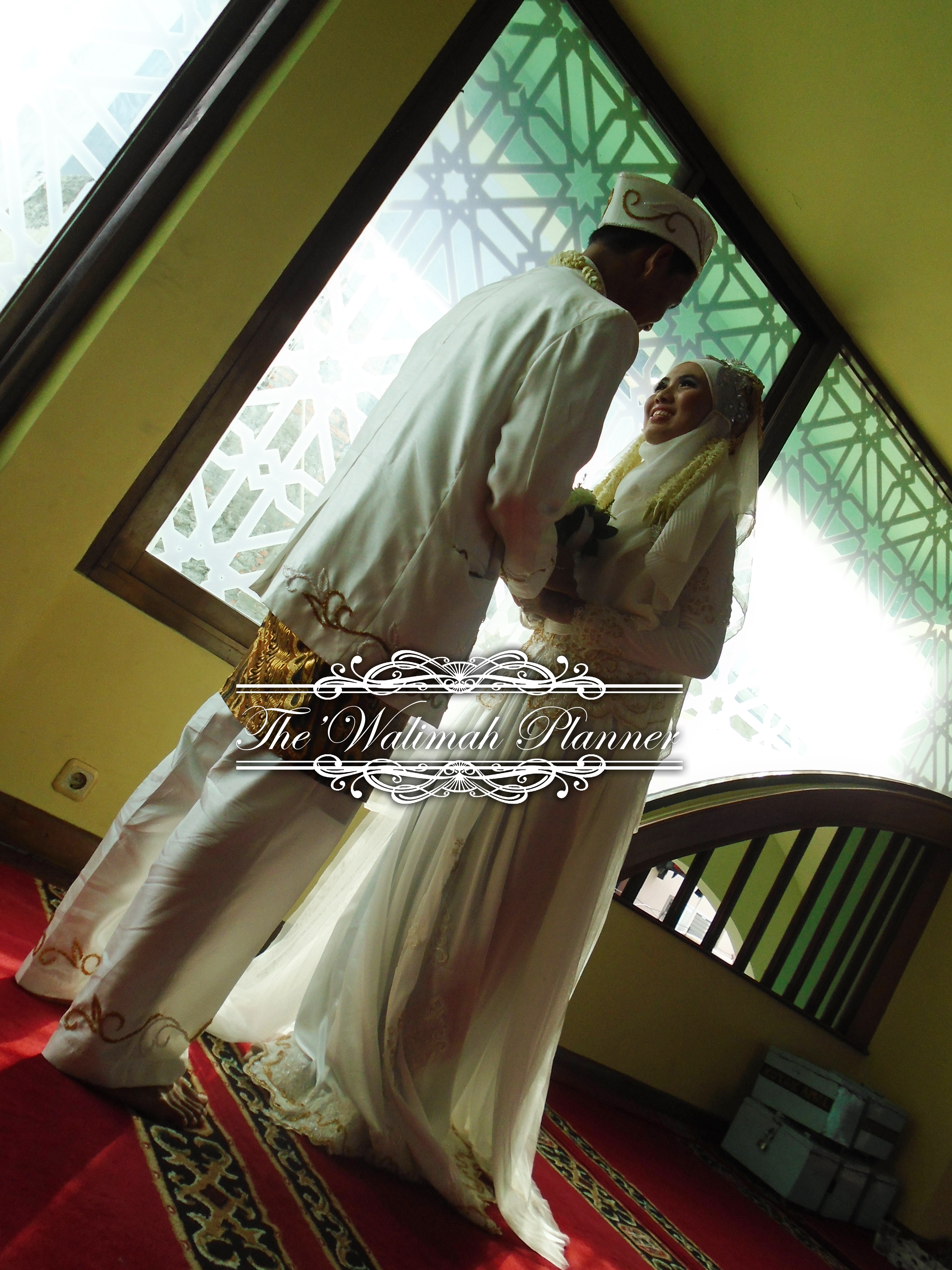 Selvi & Nuh  Paket Pernikahan Islami Terbaik